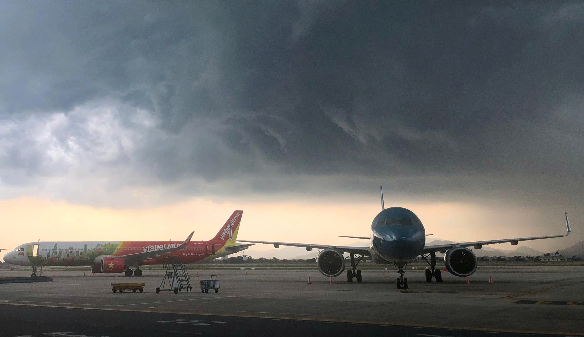Siêu bão Ragasa ảnh hưởng hàng loạt chuyến bay