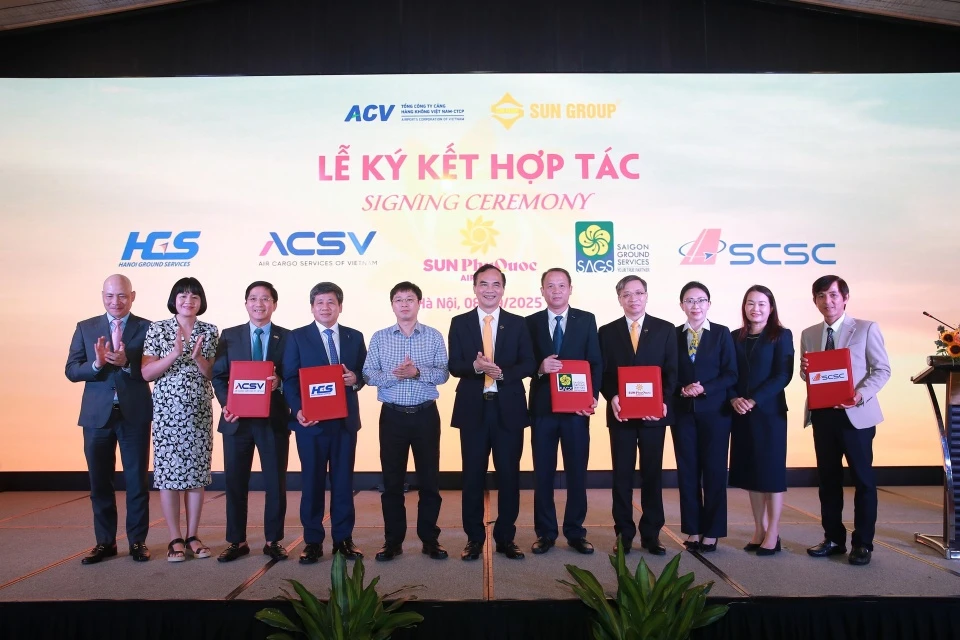 Lễ ký kết hợp tác của Sun PhuQuoc Airways với các đối tác dịch vụ hàng không