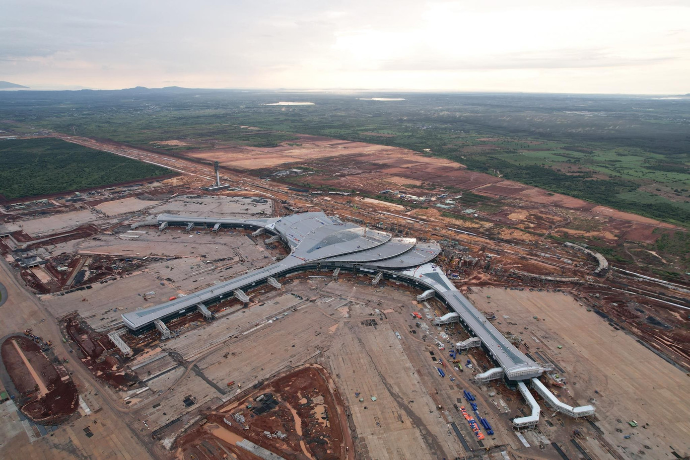 Toàn cảnh thi công Cảng hàng không quốc tế Long Thành giai đoạn 1 nhìn từ trên cao