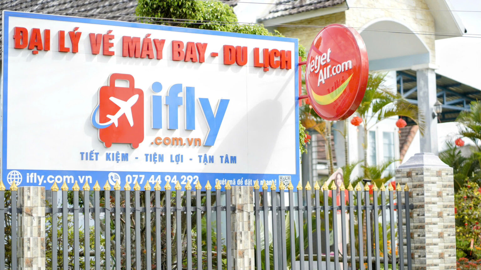 Văn phòng đại lý vé máy bay và du lịch IFLY tại Thủ Đức