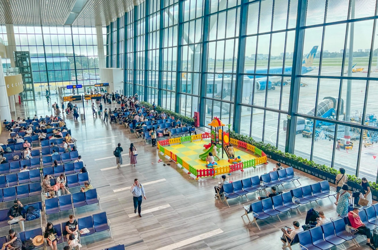 Sân bay Tân Sơn Nhất tăng slot dịp lễ 30/4
