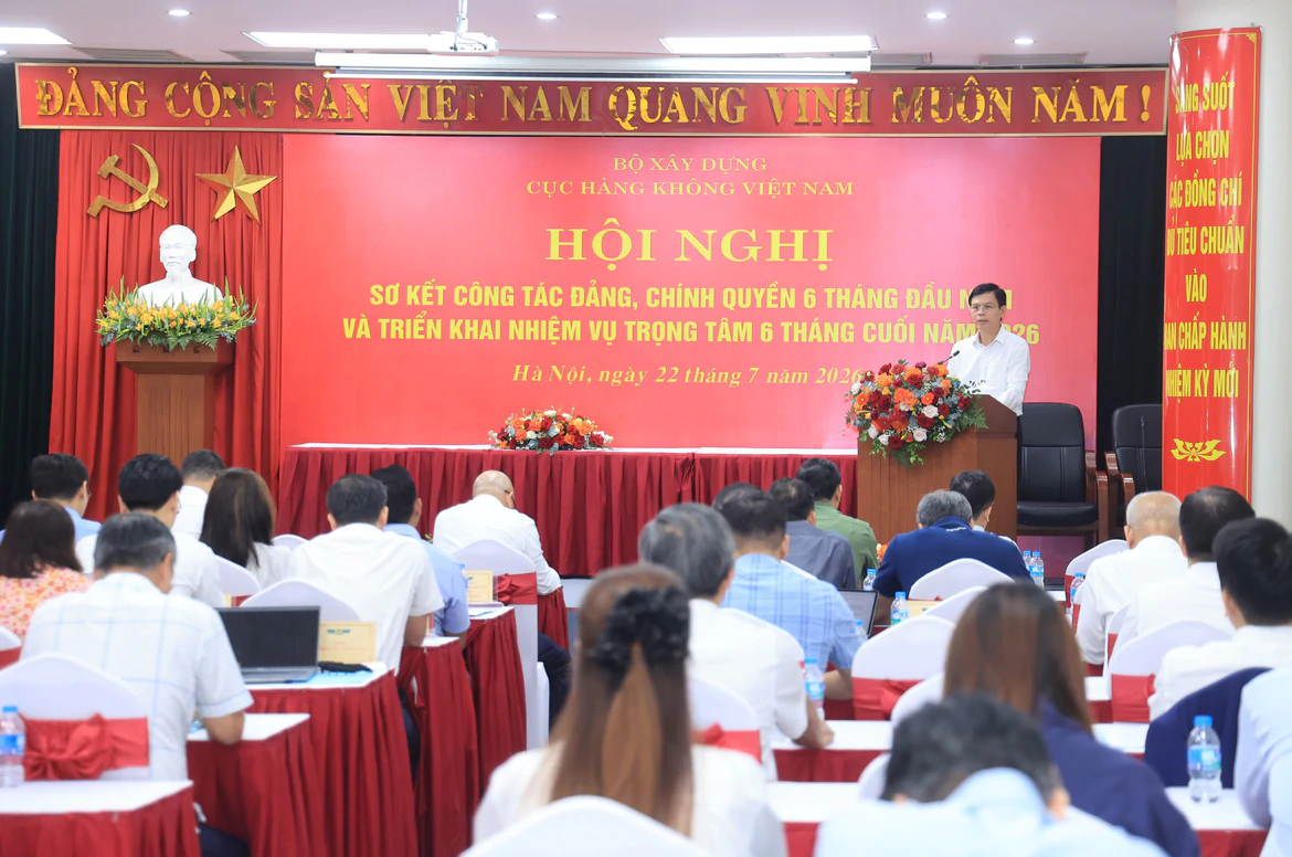 Toàn cảnh hội nghị sơ kết công tác 6 tháng đầu năm 2026 của Cục Hàng không Việt Nam